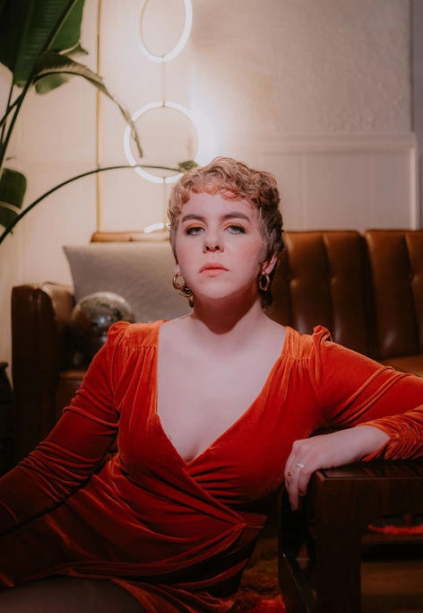 portrait of Carrie Ryan, a singer-songwriter from Cleveland, Ohio